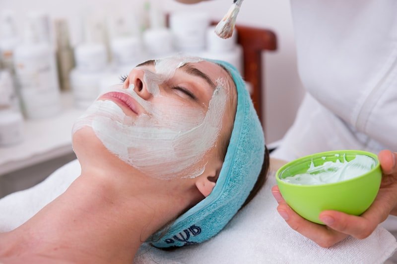 Lumé Dermaplaning Facial